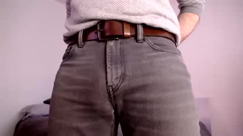 Snapshot of an_expose chatting on January 14, 2026, 6:35 pm an expos online show from January 14, 2026, 6:35 pm