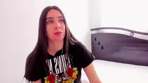 Snapshot of ana_castilo chatting on December 30, 2024, 2:51 pm Ana  IG an castillo 1 online show from December 30, 2024, 2:51 pm