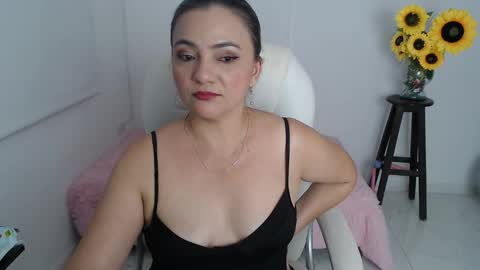 Snapshot of ana_hotmilf chatting on November 26, 2025, 11:50 pm Ana online show from November 26, 2025, 11:50 pm