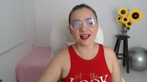 Snapshot of ana_hotmilf chatting on December 1, 2025, 11:54 pm Ana online show from December 1, 2025, 11:54 pm
