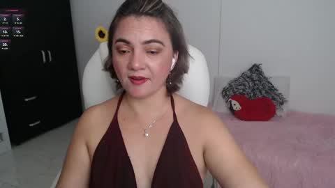 Snapshot of ana_hotmilfx chatting on February 20, 2025, 12:08 am ANA online show from February 20, 2025, 12:08 am