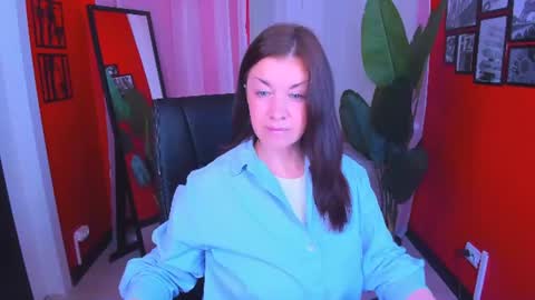 Snapshot of ana_mills chatting on June 16, 2026, 10:07 am Ana online show from June 16, 2026, 10:07 am
