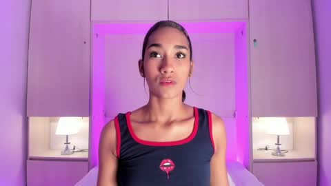 anaacollins_ online show from May 27, 2026, 12:02 pm