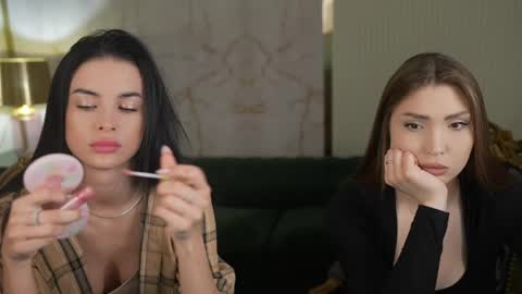 Sweet girls online show from May 13, 2026, 7:28 am