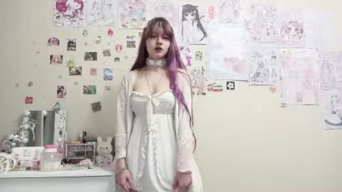 Snapshot of anabelbrando chatting on June 10, 2026, 8:19 pm Malvina online show from June 10, 2026, 8:19 pm