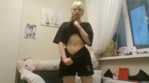 Snapshot of anabelbrando chatting on July 15, 2026, 4:56 pm Malvina online show from July 15, 2026, 4:56 pm
