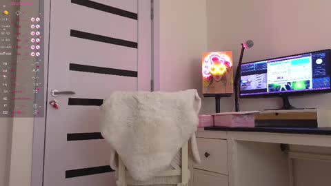 Annie  online show from March 11, 2025, 3:02 pm