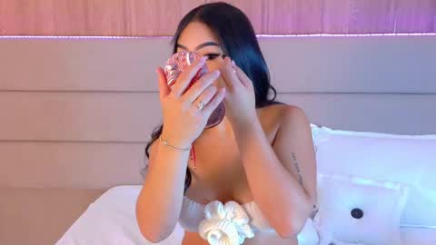 anabelleray online show from November 8, 2025, 7:34 pm