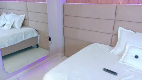 anabelleray online show from November 22, 2025, 7:35 pm