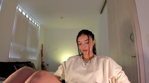ANABEL WOLF  online show from January 25, 2025, 2:14 pm