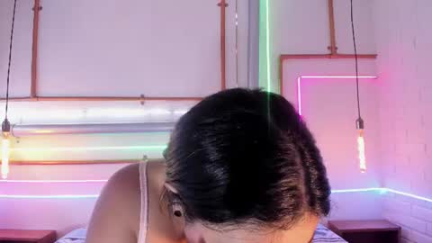 Snapshot of anaelle_bardin chatting on June 18, 2026, 4:33 pm Anna online show from June 18, 2026, 4:33 pm