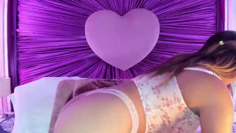 Snapshot of anaelle_bardin chatting on July 17, 2026, 4:12 pm Anna online show from July 17, 2026, 4:12 pm