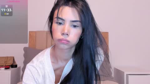 Snapshot of anahenao chatting on January 7, 2025, 12:24 am Ana Henao or Annie... Follow me ahenaocb Insta X online show from January 7, 2025, 12:24 am