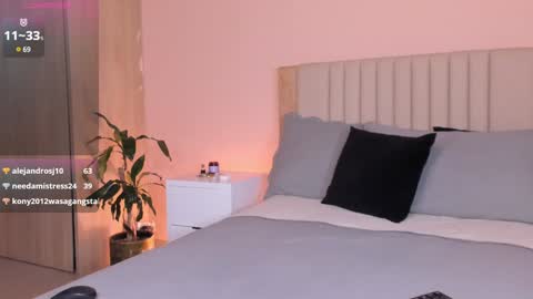 Snapshot of anahenao chatting on February 6, 2025, 2:44 am Ana Henao or Annie... Follow me ahenaocb Insta X online show from February 6, 2025, 2:44 am