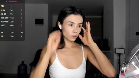 Snapshot of anahenao chatting on November 29, 2025, 11:19 pm Ana Henao or Annie... Follow me ahenaocb Insta X online show from November 29, 2025, 11:19 pm