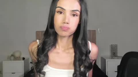 Snapshot of anahenao chatting on April 25, 2026, 12:02 am Ana Henao or Annie... Follow me ahenaocb Insta X online show from April 25, 2026, 12:02 am