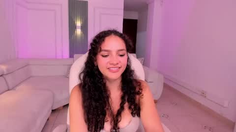 Snapshot of anahi_curlie1 chatting on May 31, 2026, 6:09 pm Anahi Curlie online show from May 31, 2026, 6:09 pm