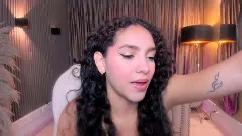 Snapshot of anahi_curlie1 chatting on June 2, 2026, 11:12 am Anahi Curlie online show from June 2, 2026, 11:12 am