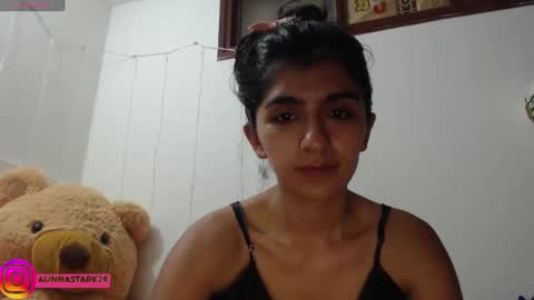 Snapshot of anahibrowns95 chatting on February 6, 2025, 2:44 am Anahi Browns online show from February 6, 2025, 2:44 am