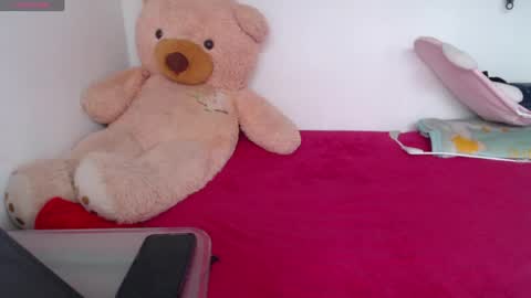 Snapshot of anahibrowns95 chatting on June 16, 2026, 4:20 pm Anahi Browns online show from June 16, 2026, 4:20 pm