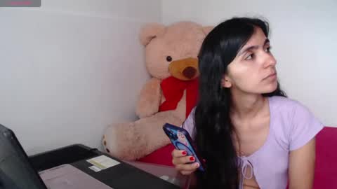 Snapshot of anahibrowns95 chatting on June 19, 2026, 6:56 pm Anahi Browns online show from June 19, 2026, 6:56 pm