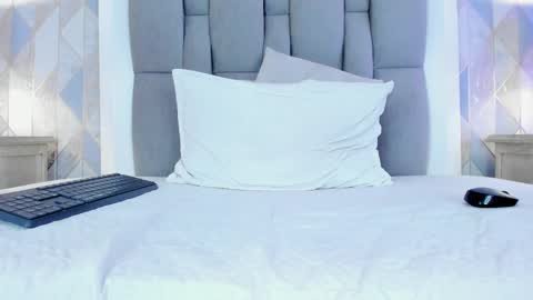   online show from March 9, 2025, 2:43 pm