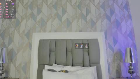   online show from September 26, 2025, 11:36 am