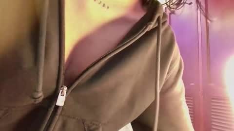 anais_tgn online show from November 15, 2025, 12:13 pm