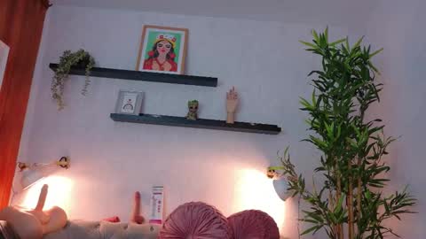 Snapshot of anaise_latif chatting on November 8, 2025, 11:43 am Anaise online show from November 8, 2025, 11:43 am