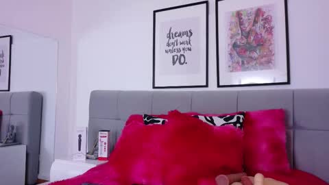 Snapshot of anaise_latif chatting on November 10, 2025, 11:53 am Anaise online show from November 10, 2025, 11:53 am