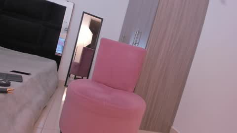 ANA HAMMERLE online show from January 21, 2025, 12:04 am