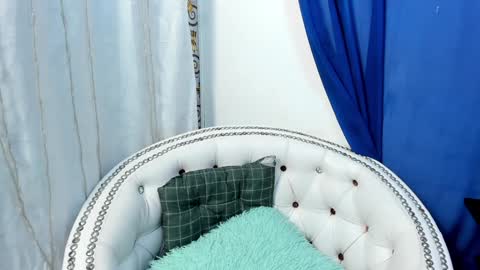 analia18  online show from January 29, 2025, 12:13 pm