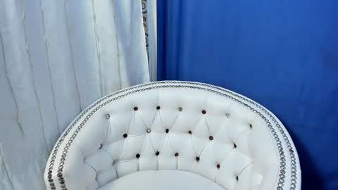 analia18  online show from February 5, 2025, 12:06 pm