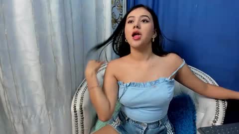 analia18  online show from February 13, 2025, 12:32 pm