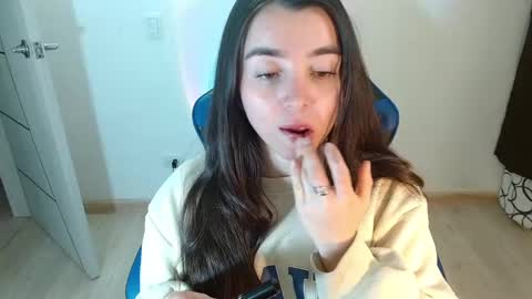 Snapshot of anarosse__ chatting on February 28, 2025, 2:20 am ana 3 online show from February 28, 2025, 2:20 am