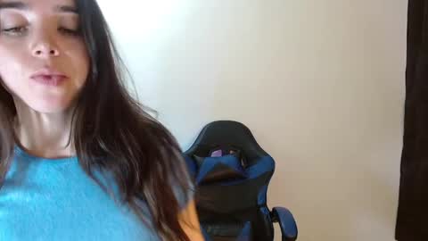 Snapshot of anarosse__ chatting on March 11, 2025, 10:31 pm ana 3 online show from March 11, 2025, 10:31 pm