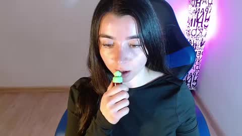 Snapshot of anarosse__ chatting on October 1, 2025, 12:27 am ana 3 online show from October 1, 2025, 12:27 am