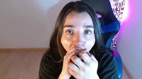 Snapshot of anarosse__ chatting on October 2, 2025, 1:12 am ana 3 online show from October 2, 2025, 1:12 am