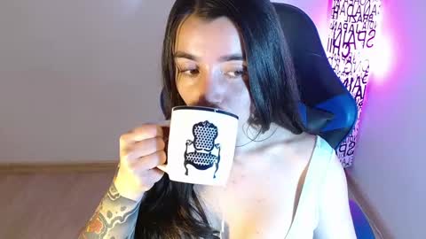 Snapshot of anarosse__ chatting on October 9, 2025, 1:47 am ana 3 online show from October 9, 2025, 1:47 am