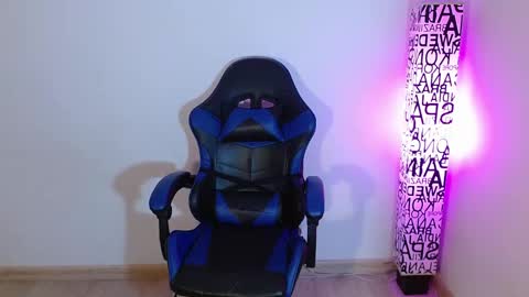 Snapshot of anarosse__ chatting on October 31, 2025, 1:39 am ana 3 online show from October 31, 2025, 1:39 am