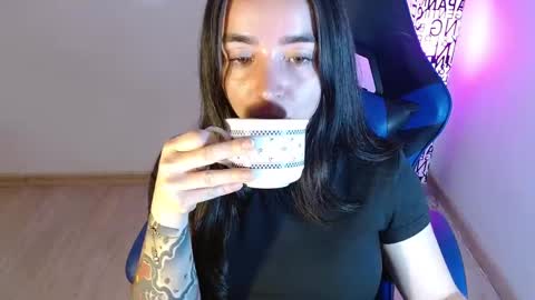 Snapshot of anarosse__ chatting on November 24, 2025, 1:27 am ana 3 online show from November 24, 2025, 1:27 am