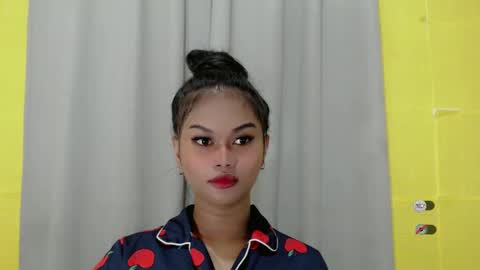 Snapshot of anaruru_ chatting on December 23, 2024, 5:39 am ANA online show from December 23, 2024, 5:39 am