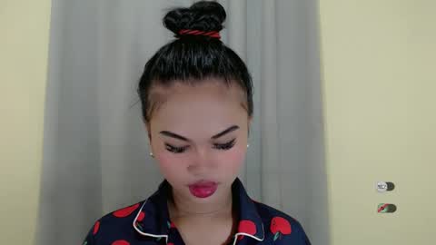 Snapshot of anaruru_ chatting on February 9, 2025, 2:18 pm ANA online show from February 9, 2025, 2:18 pm