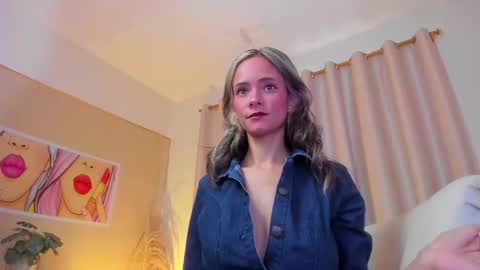 Ana online show from September 17, 2025, 7:37 pm