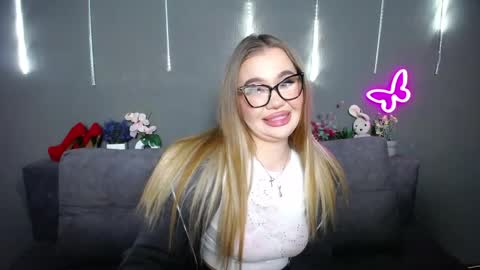 Snapshot of anastacyyellig chatting on April 17, 2026, 8:45 pm anastacyyellig online show from April 17, 2026, 8:45 pm