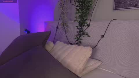 Kendra  online show from March 17, 2026, 10:07 am