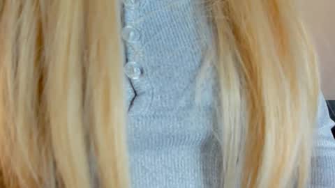 Layla online show from March 1, 2026, 10:34 pm