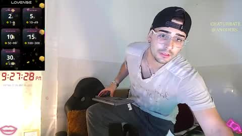 Snapshot of andders_ chatting on April 11, 2026, 2:27 am Anders online show from April 11, 2026, 2:27 am