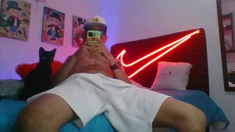 Snapshot of andersonz98 chatting on October 13, 2025, 7:58 pm andersonZ98 online show from October 13, 2025, 7:58 pm