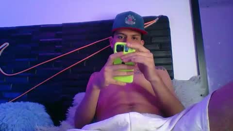 Snapshot of andersonz98 chatting on October 16, 2025, 5:08 am andersonZ98 online show from October 16, 2025, 5:08 am